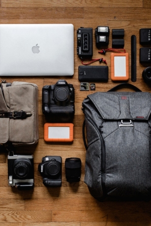 best-tech-organizer-bags-to-protect-your-gadgets