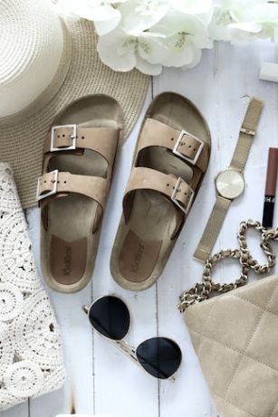 must-have-womens-flat-sandals-at-dsw